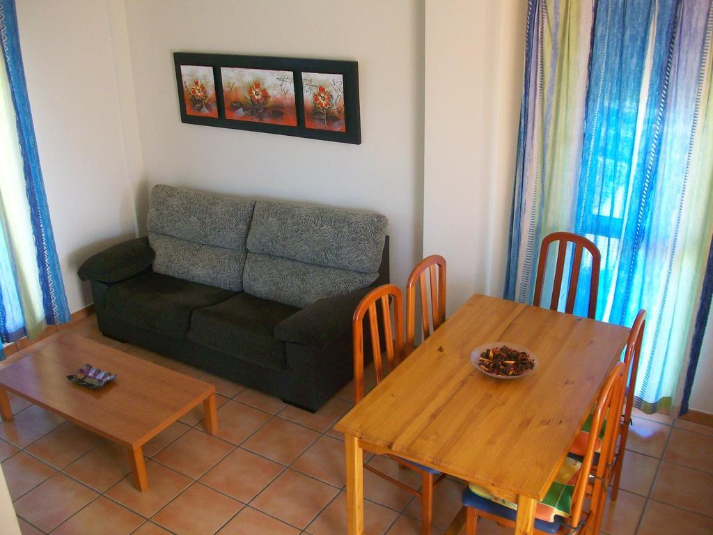Apartamentos Par Tres - Oliva Nova Exteriör bild
